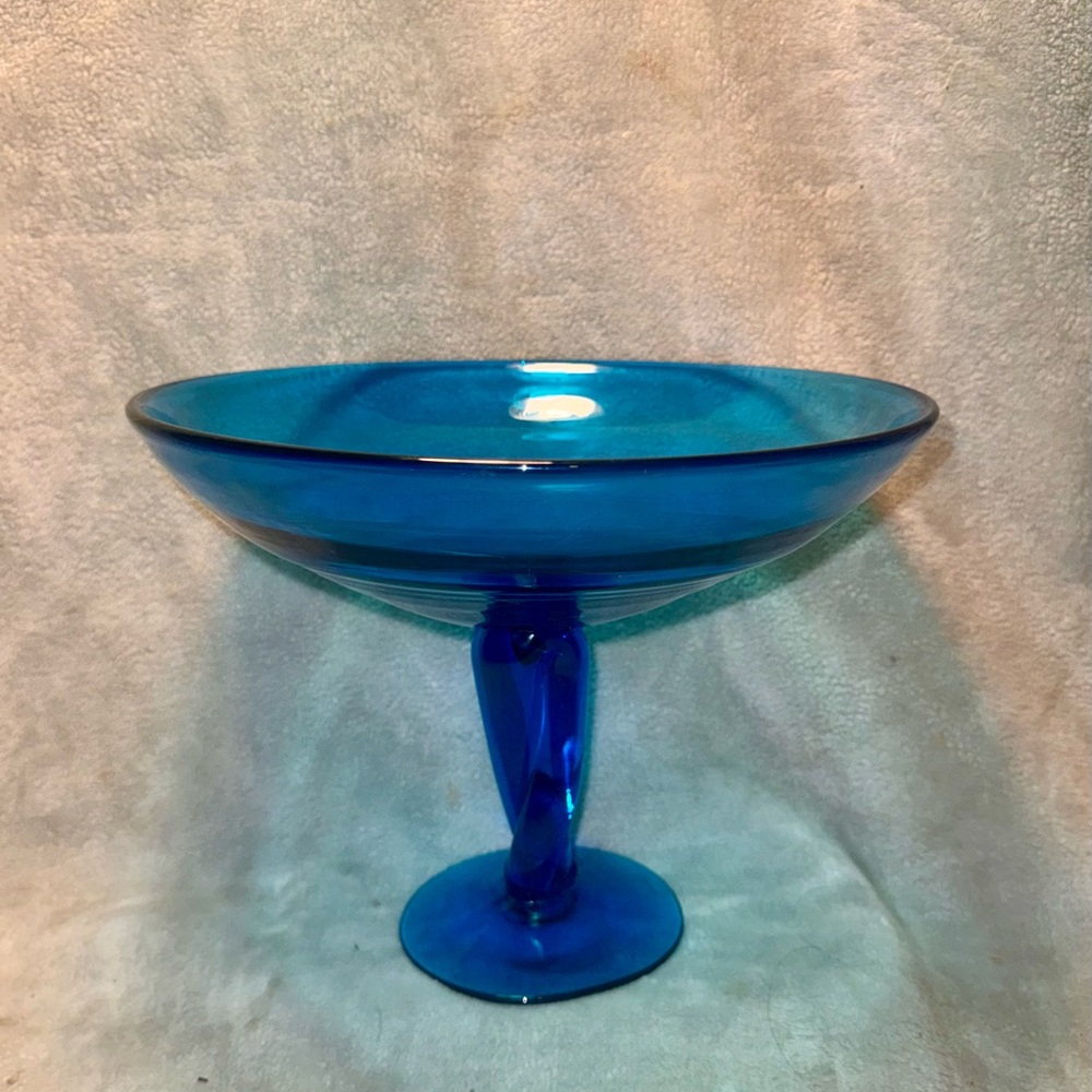 Vintagee Blue Art Glass pedestal mid cen modern glasss dish with twisted stem